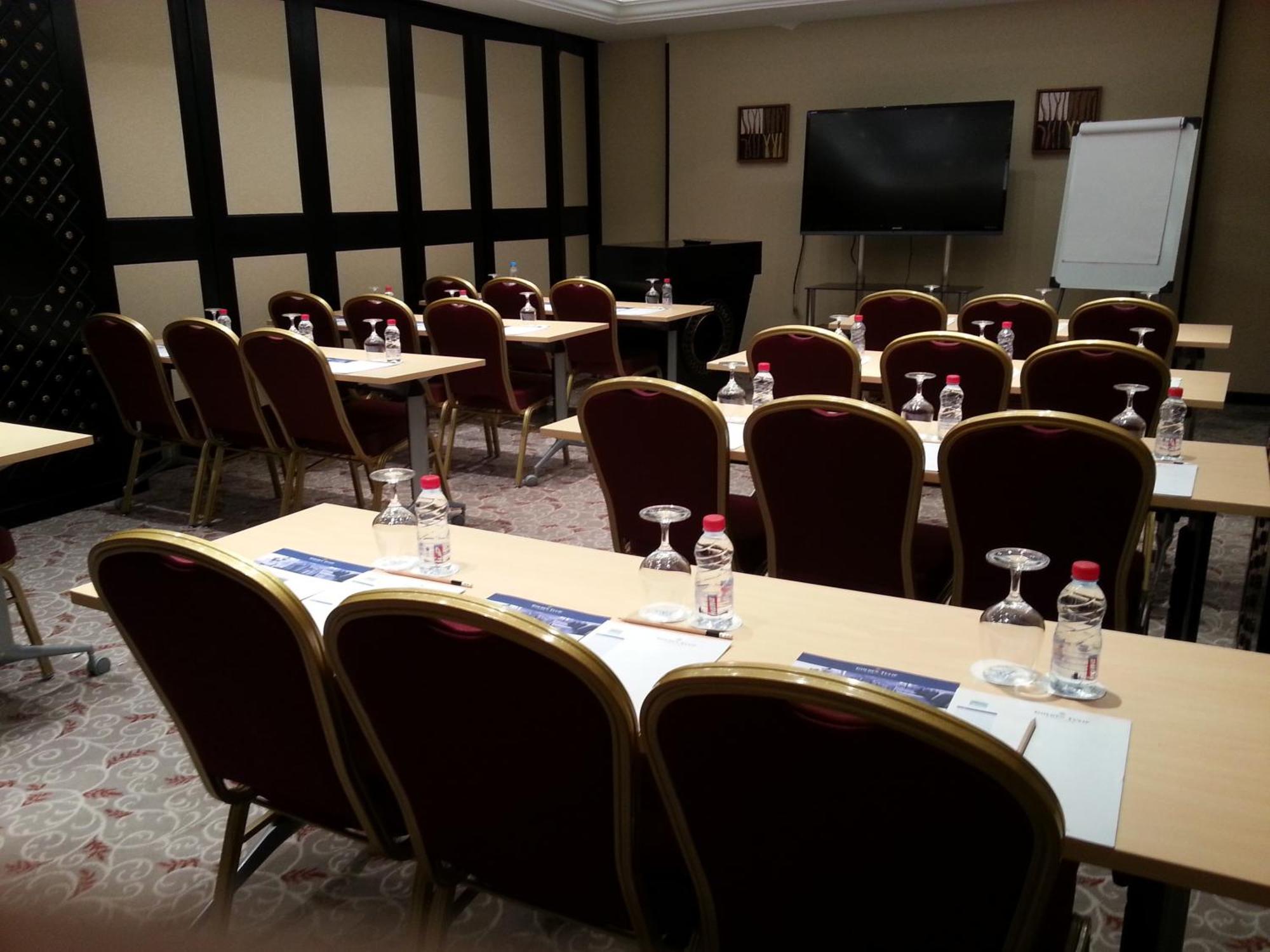 Golden Tulip - Al Jubail Otel Dış mekan fotoğraf
