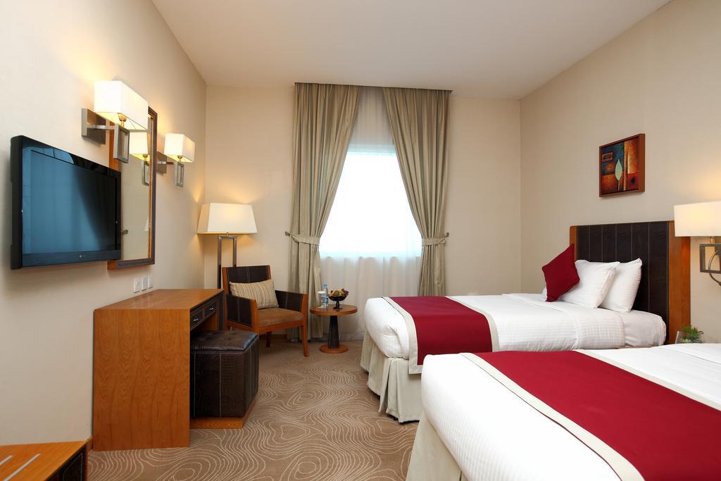 Golden Tulip - Al Jubail Otel Oda fotoğraf