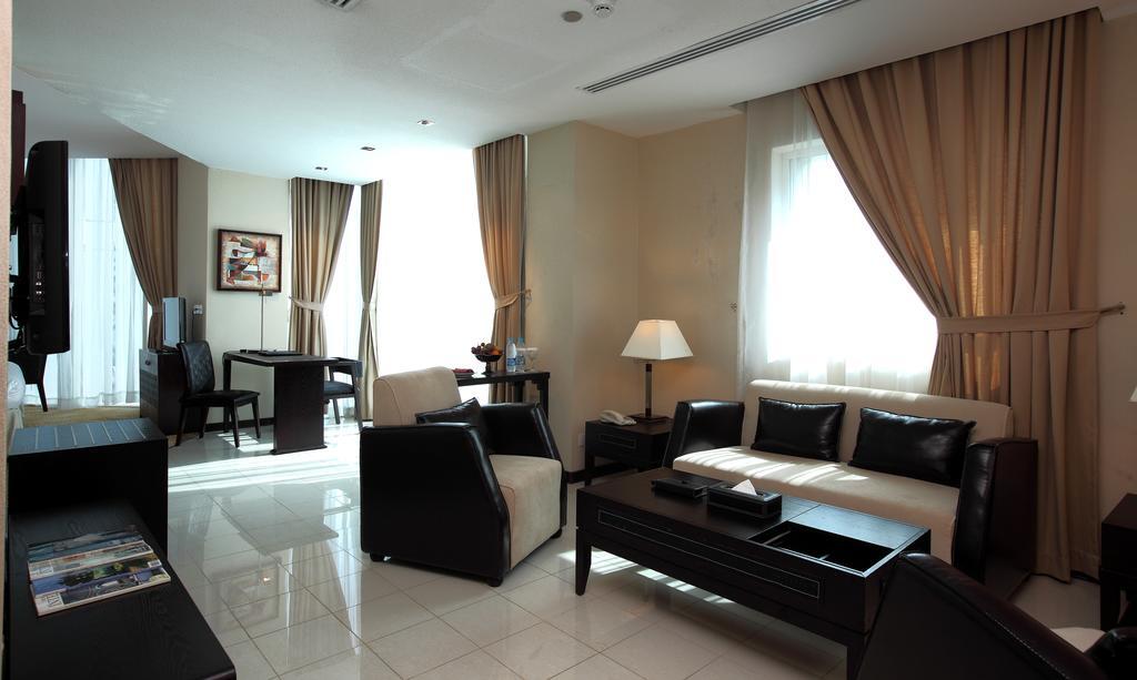 Golden Tulip - Al Jubail Otel Dış mekan fotoğraf