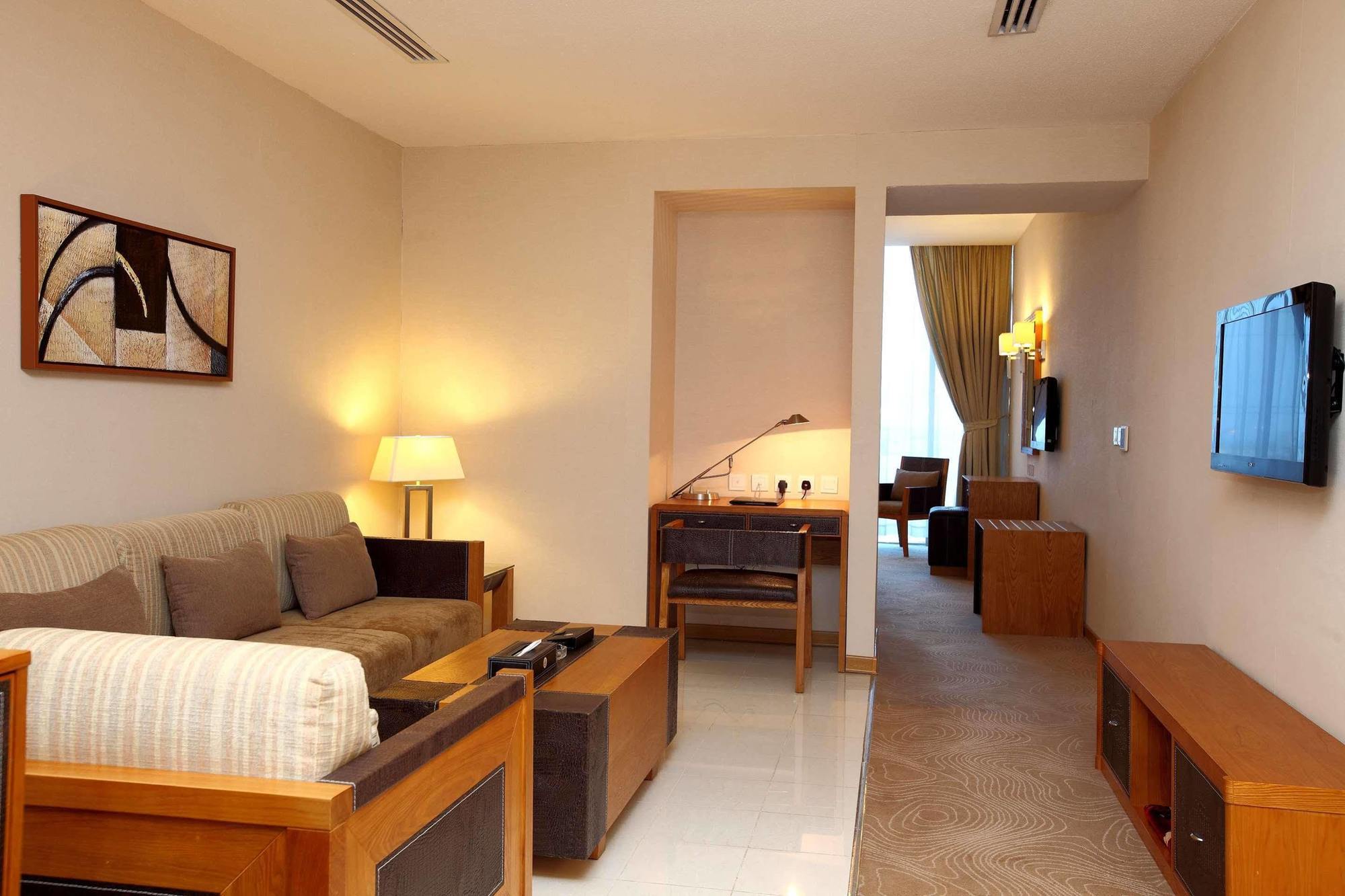 Golden Tulip - Al Jubail Otel Dış mekan fotoğraf