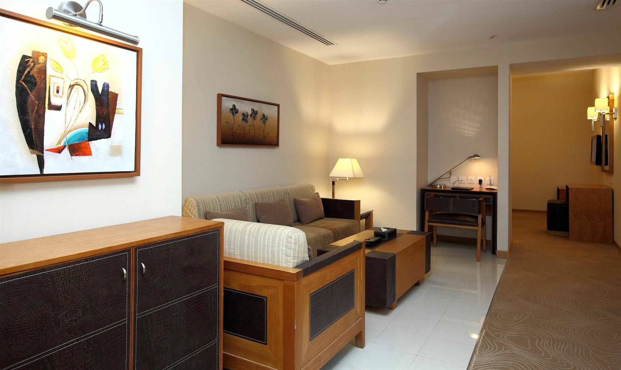 Golden Tulip - Al Jubail Otel Dış mekan fotoğraf
