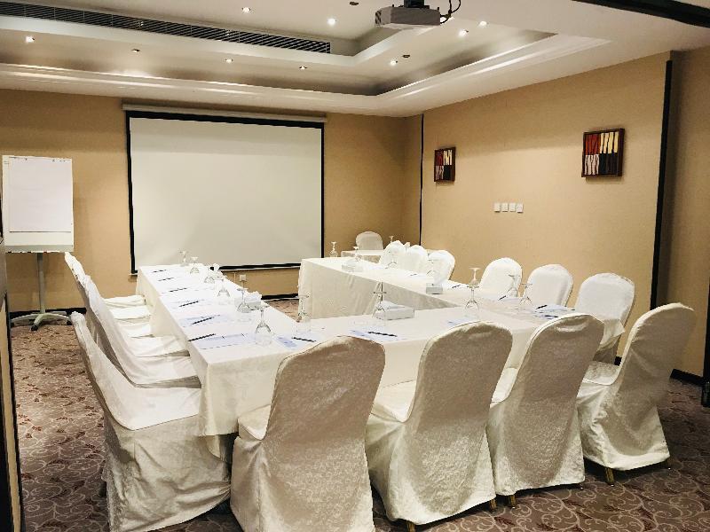 Golden Tulip - Al Jubail Otel Dış mekan fotoğraf